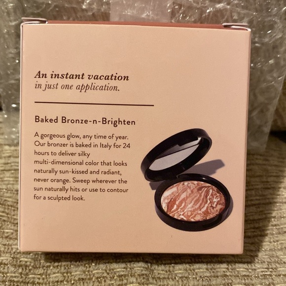 🤎NWT Laura Geller Baked Bronze -N-Brighten Multipurpose Bronzer - Picture 4 of 14